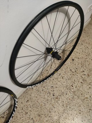 Juego Ruedas Mavic Aksium
