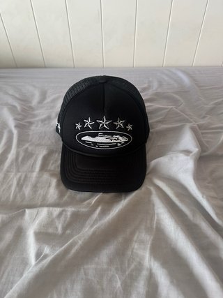 Gorra Corteiz Negra con Estrellas y Barco