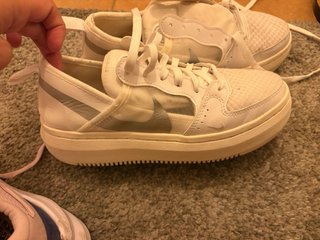 Tenis Nike Blancos y Plateados