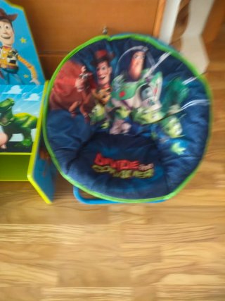 Escritorio y 2 sillas Toy Story