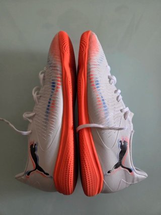 Zapatillas Puma Futsal Blancas y Naranja