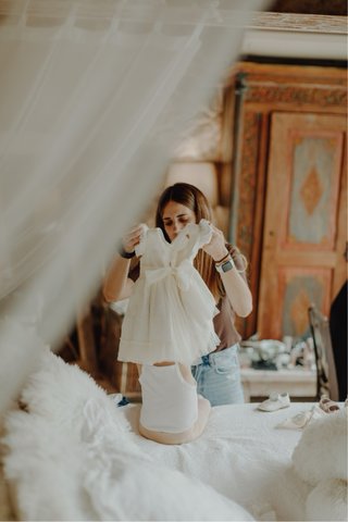 Vestido de celebración para niña beige