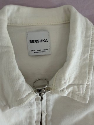 Mono Bershka blanco corto