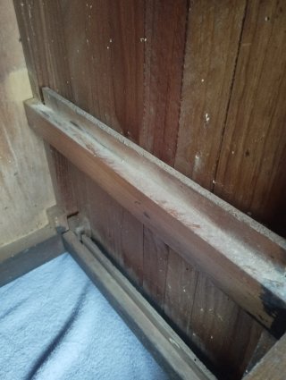 Escritorio antiguo de madera