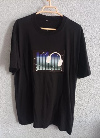 Camiseta con pantalla LED