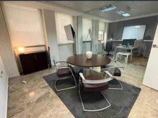 OFICINA COMPLETA: 4 puestos, armarios y sala junta