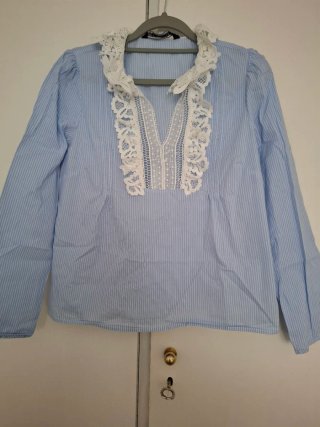 Blusa Zara Rayas con Encaje