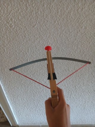 Ballesta de juguete de madera