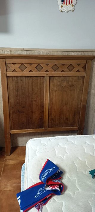 Cabecero de madera