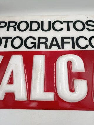 CARTEL PUBLICITARIO EN RELIEVE VALCA
