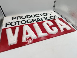 CARTEL PUBLICITARIO EN RELIEVE VALCA
