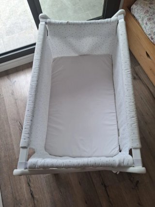 Minicuna Tijera Plegable Madera con Ruedas