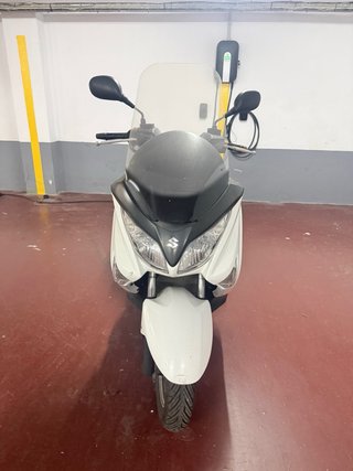 Suzuki Burgman 125 Blanca 2014. Cádiz.