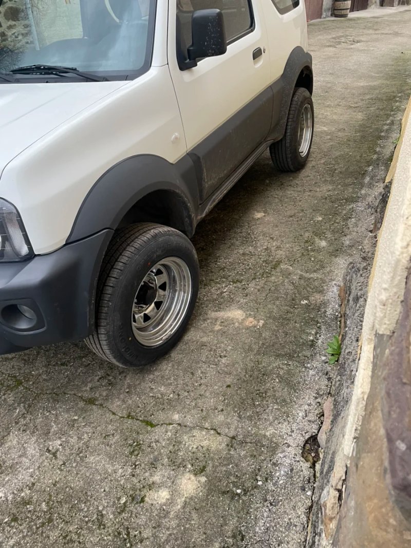 Suzuki Jimny 2017 - foto 1
