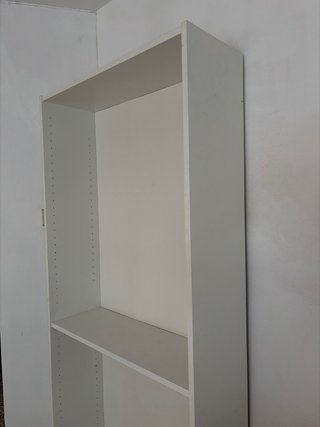 Estantería blanca de madera