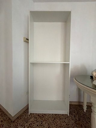 Estantería blanca de madera