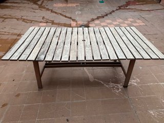 Mesa de exterior de madera teca