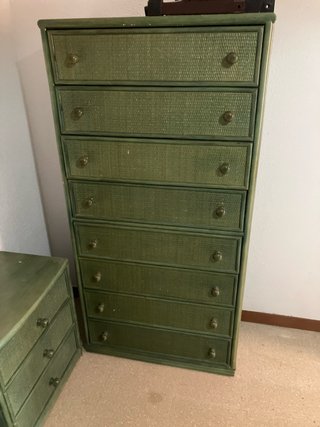 Escritorio verde ratán y madera