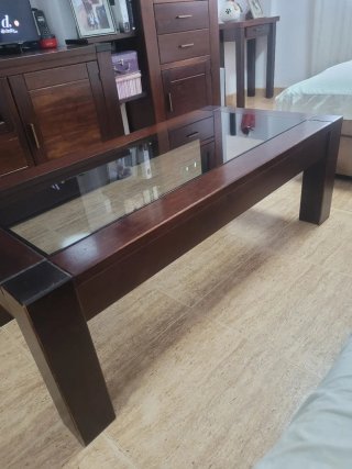 Mesa de centro de madera y cristal
