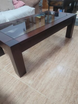 Mesa de centro de madera y cristal