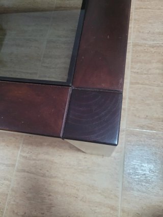 Mesa de centro de madera y cristal