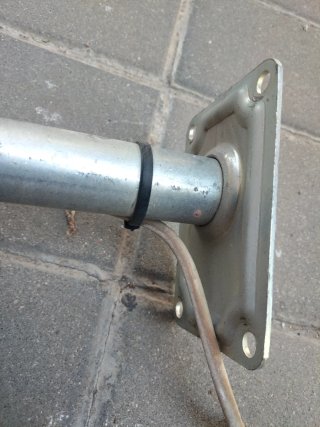 Antena parabólica y brazo soporte fijador pared