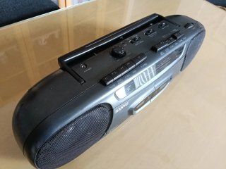 Radio Cassette Sanyo Gris