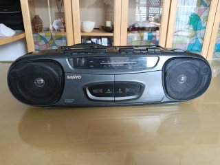 Radio Cassette Sanyo Gris