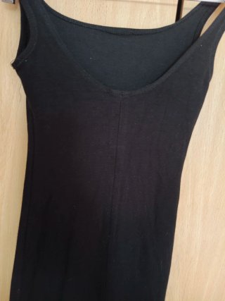 Vestido negro midi ajustado