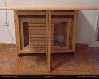 Mesa plegable con 4 sillas