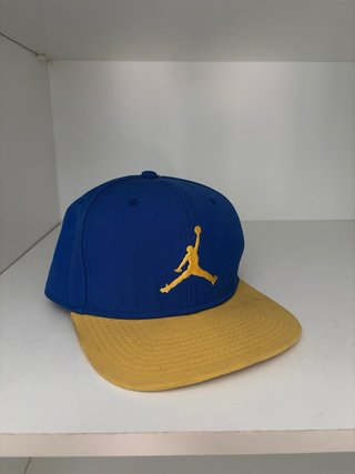 Gorra Jordan Azul y Dorada