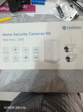 Kit Telecamere Sicurezza YESKAM Wire-free UHD