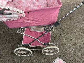 Carro de muñecas Reborn grande