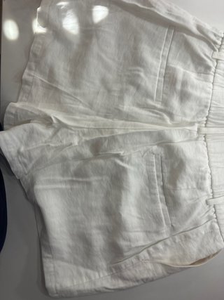 Pantalón corto blanco arreglado