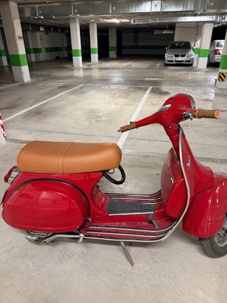 Vespa PX 125 Roja