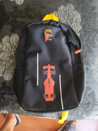 Mochila Escolar Ferrari Roja y Negra