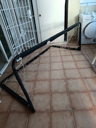 Portería de fútbol con red