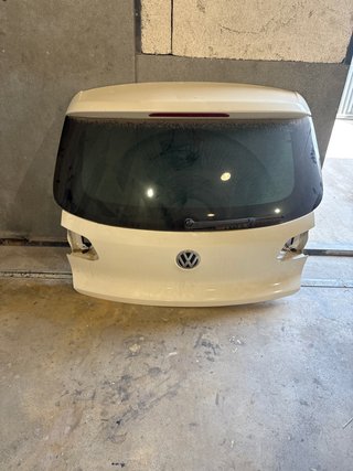 Portón VW Tiguan 2013