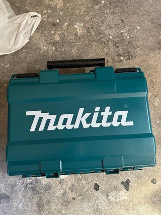 Martillo Rotativo Makita HR2630 con maletín