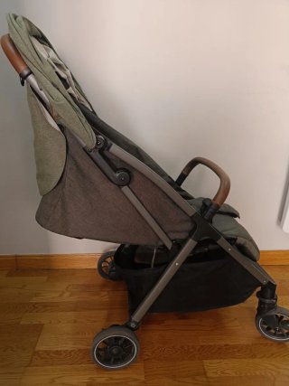 Carro Joie bebé verde