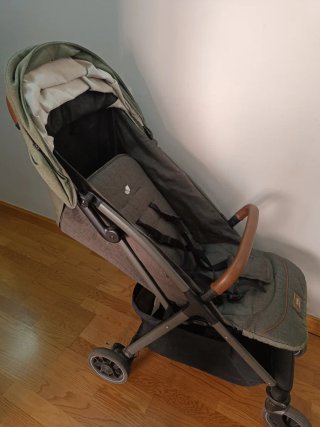 Carro Joie bebé verde