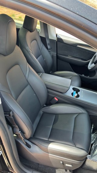 Tesla Model Y 2025