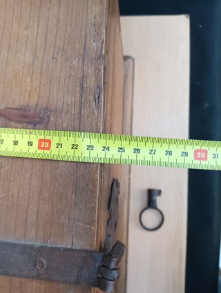 Baúl antiguo madera y metal