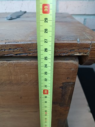 Baúl antiguo madera y metal