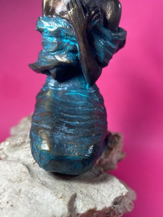Escultura Mujer Carosa Diseño Metal y Piedra