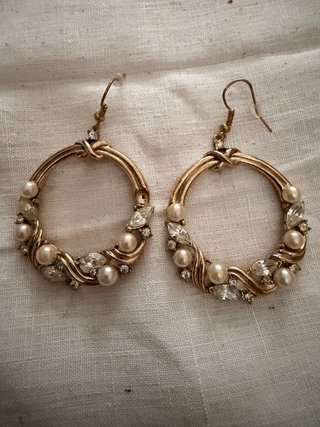Pendientes Aro Perlas y Cristales Dorados