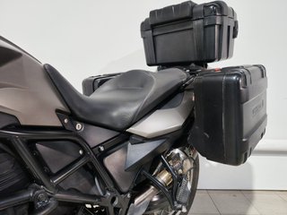 BMW F 700 GS con maletas