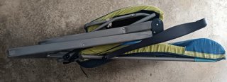 Silla plegable acolchada azul