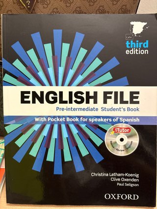 Libro Inglés Pre-intermediate Student's Book