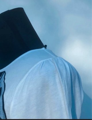 Camiseta Tintoretto blanca con lazo